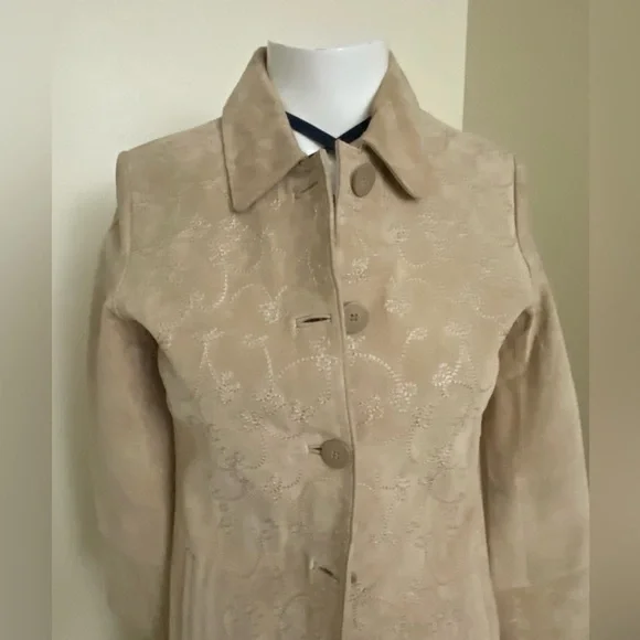 Elegant Beige Women's genuine suede Jacket . Looks like new! - Picture 2 of 4